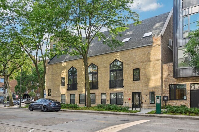 Foto del edificio - 1700 Oak Ave
