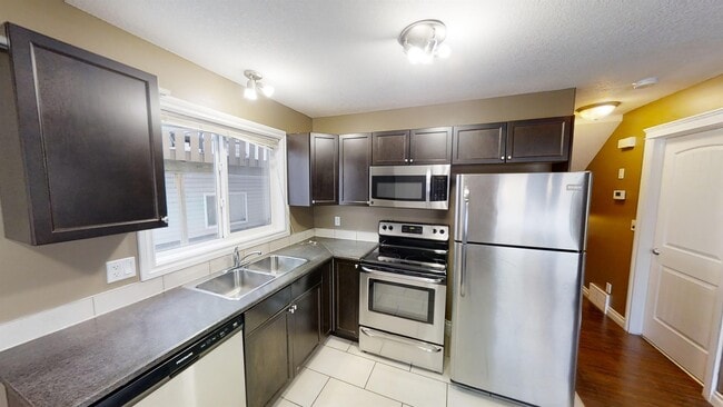 Photo du bâtiment - 10272 A 85 St