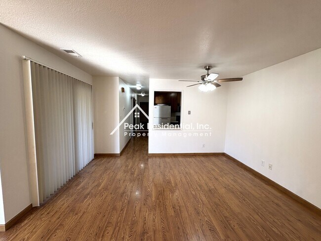 Building Photo - A Very Nice 3bd/2ba Orangevale Duplex with...