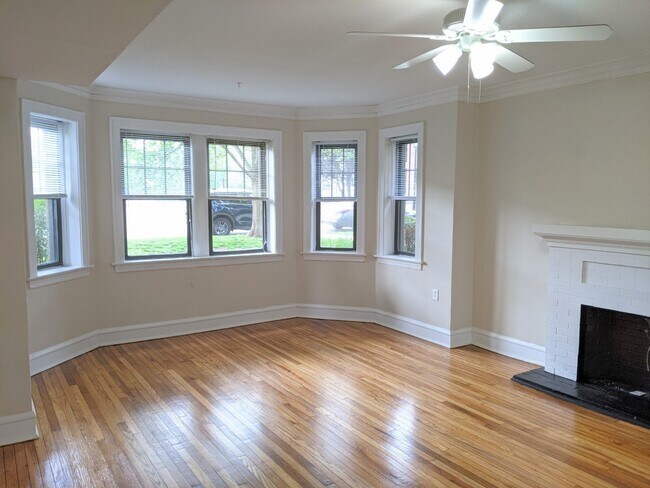 Foto del edificio - 925 Forest Ave