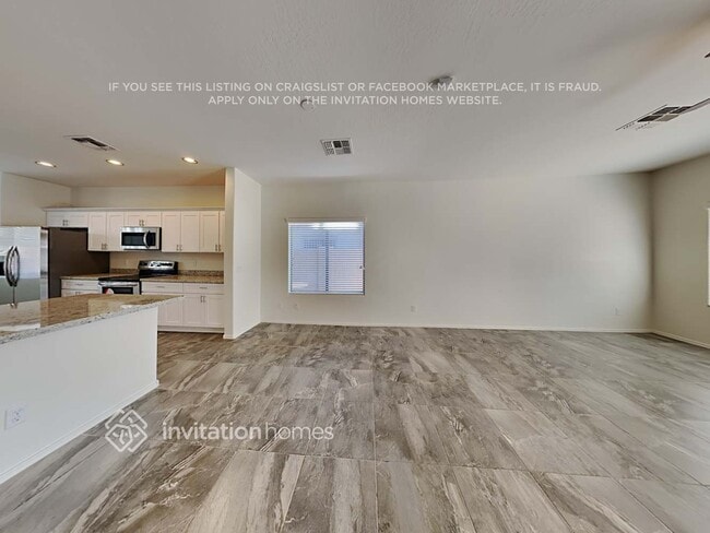 Foto del edificio - 10821 W Madison St