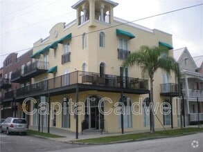 Building Photo - 2002 E 5th Ave