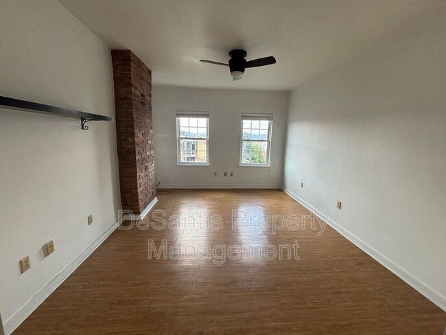 Building Photo - 3037 Pulawski Wy