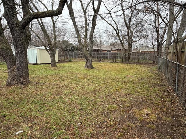 Building Photo - 521 Pershing Dr