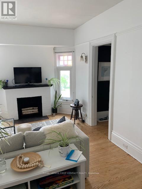 Building Photo - 9 Poyntz St