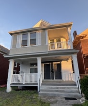 Building Photo - 923 Rogers Pl