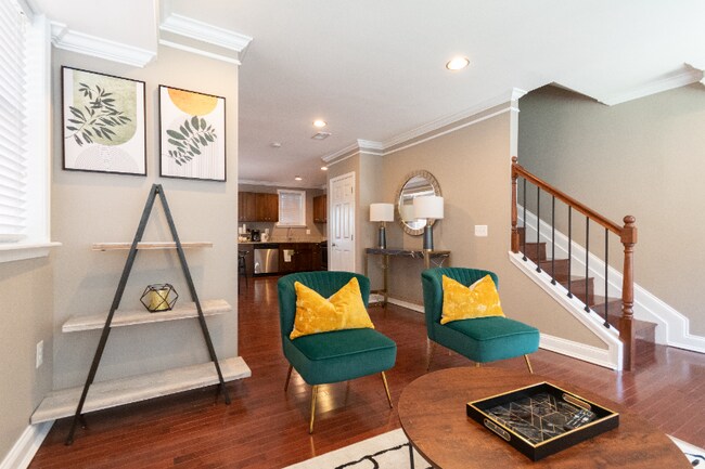 Foto del edificio - 702 8th St NW