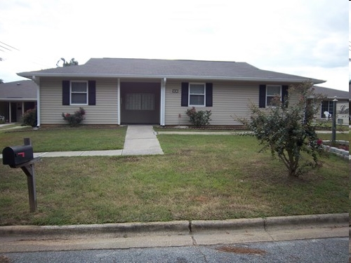 Building Photo - Lakewood Apartments