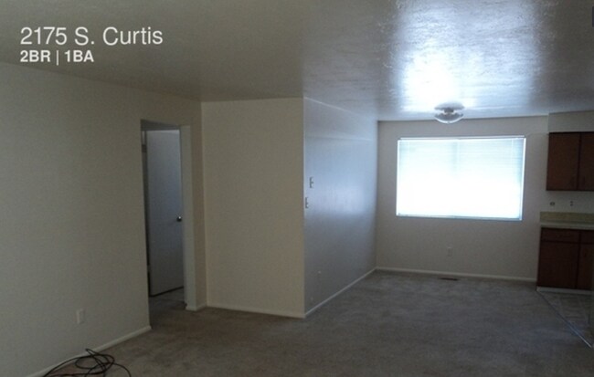 Foto del edificio - 2173-2175 S Curtis Rd
