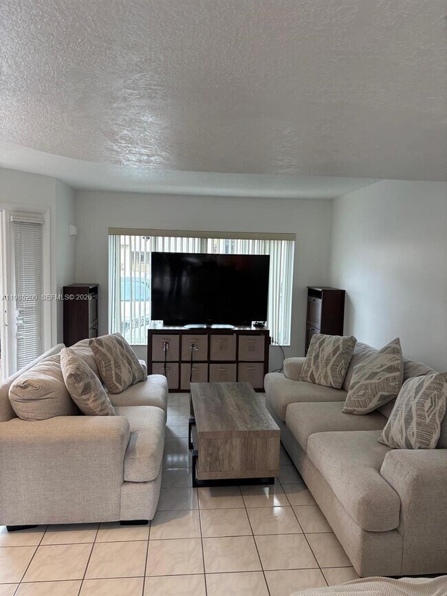 Foto del edificio - 133 Riviera Cir