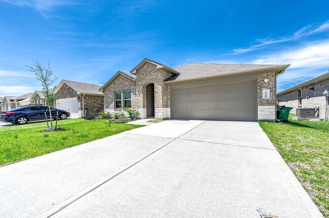 Building Photo - 22810 Panaro River Dr