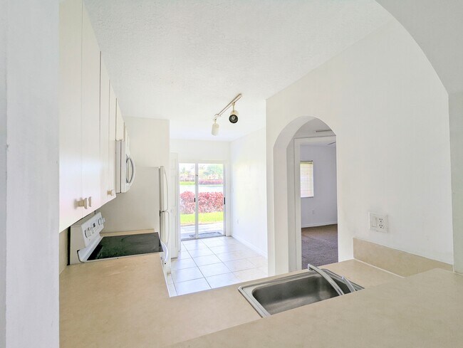 Foto del edificio - 3415 NE 9th Dr