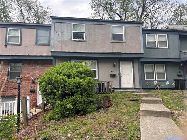 Foto del edificio - 456 Hunting Creek Rd