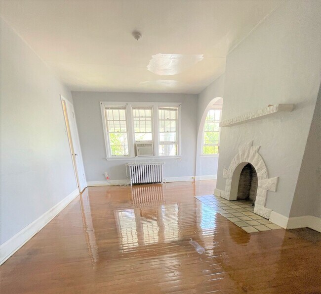 Foto del edificio - 6532 Wilkins Ave