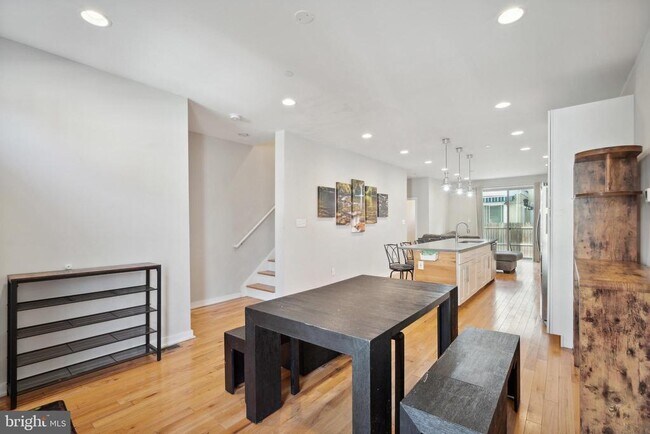 Foto del edificio - 1246 E Fletcher St