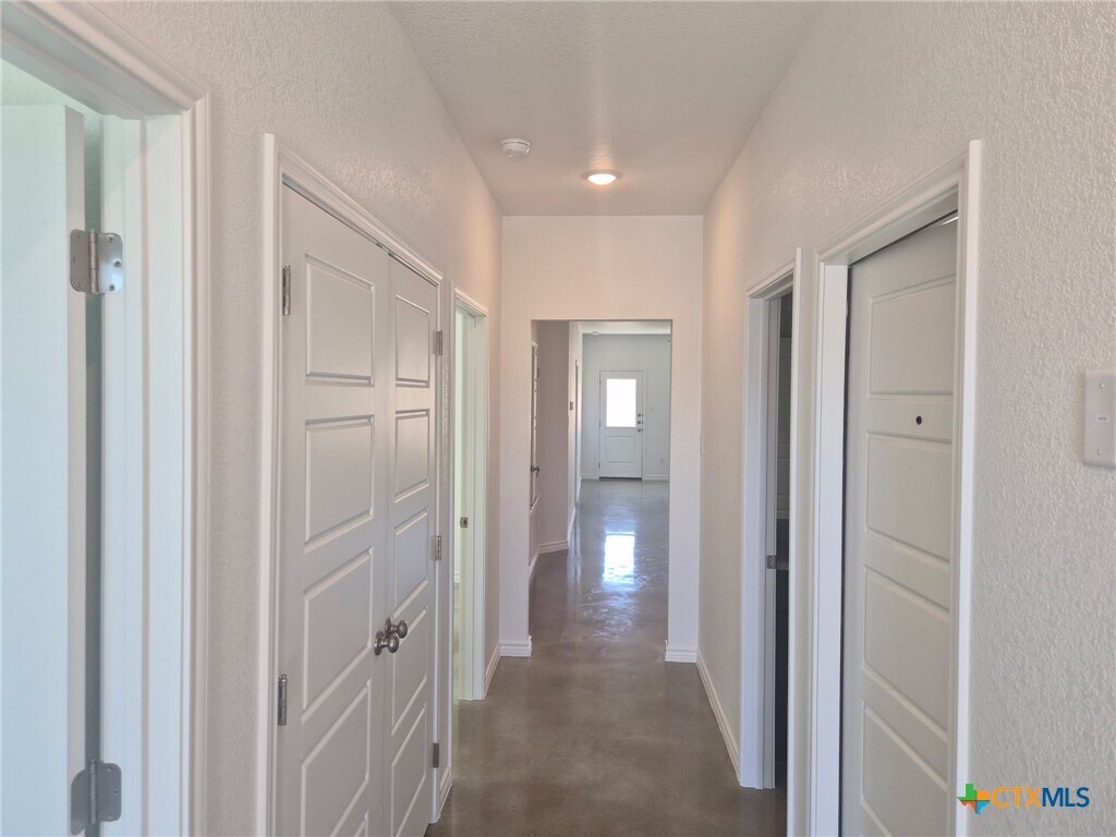 Building Photo - 3907 American Elm Dr