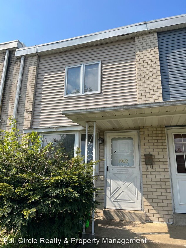 Primary Photo - 3 br, 1.5 bath House - 1962 S Hall Street