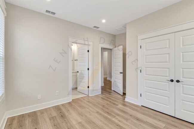 Foto del edificio - 70 Estuary Dr