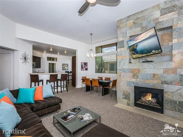 Building Photo - 900 E Palm Canyon Dr