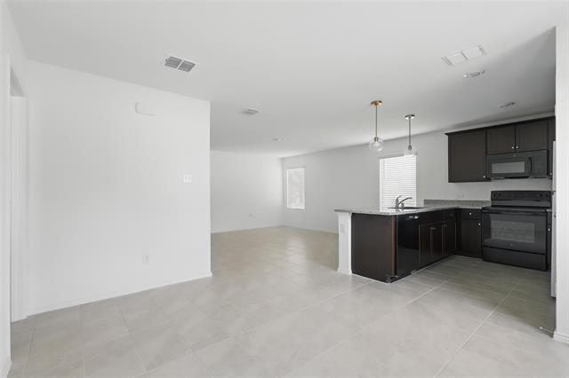 Building Photo - 1364 Beach Dr
