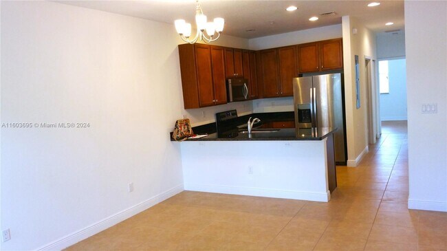 Building Photo - 916 SW 147th Ave