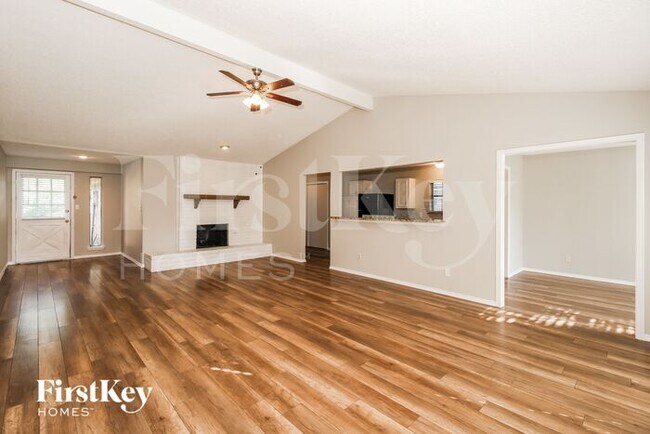 Foto del edificio - 1205 Timber Valley Drive