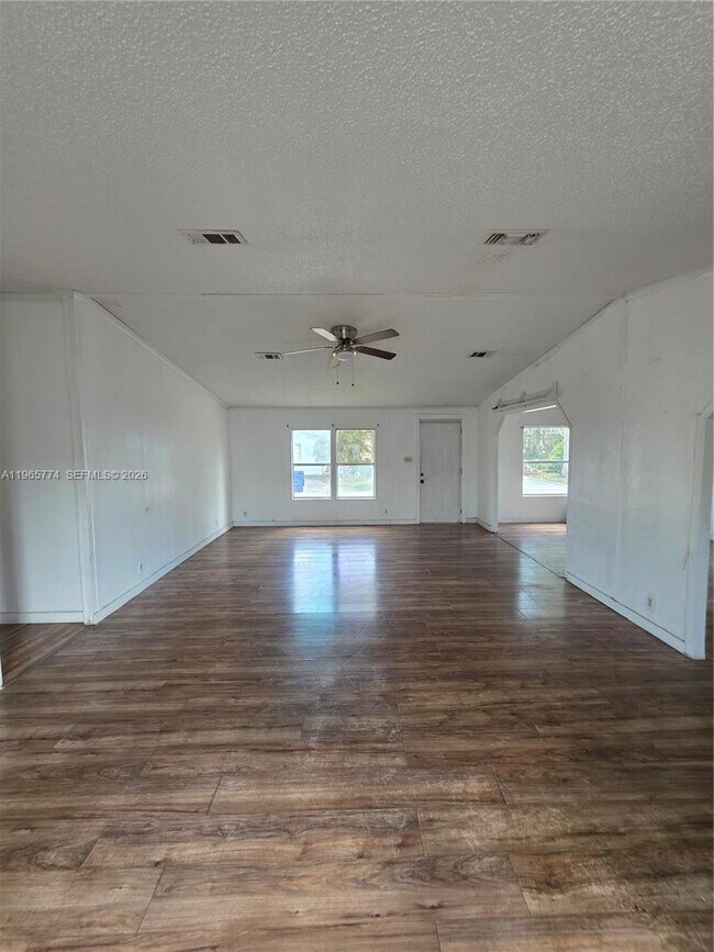 Foto del edificio - 19800 SW 180th Ave