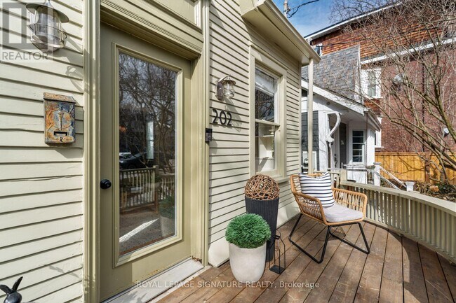 Building Photo - 202 Silver Birch Ave