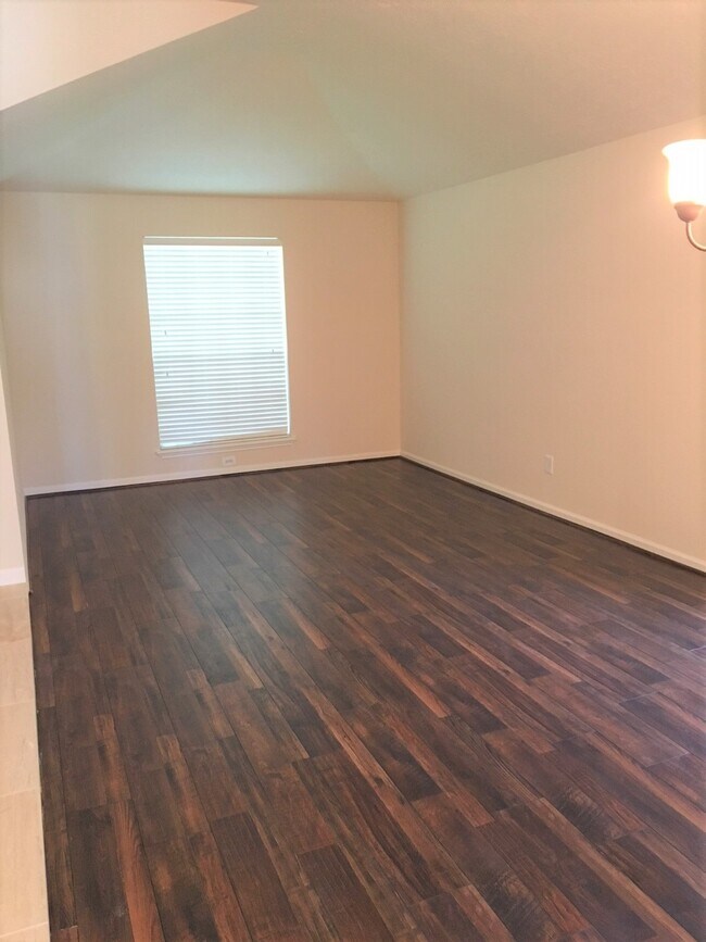 Foto del edificio - 3318 Kempwood Dr