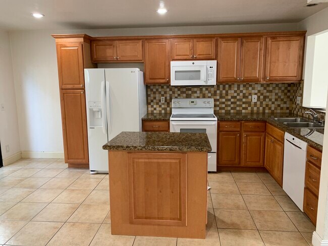 Foto del edificio - 24475 Copper Cliff Ct