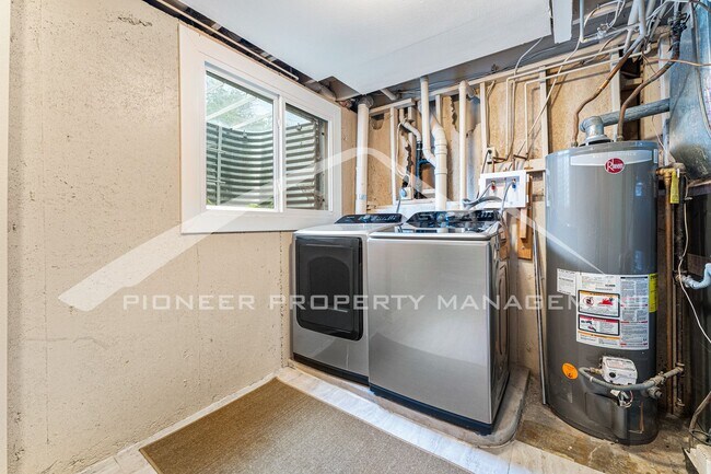 Foto del edificio - 5063 W 70th Pl