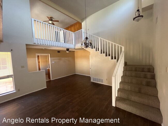 Building Photo - 2 br, 2 bath House - 3913 Driftwood Dr.
