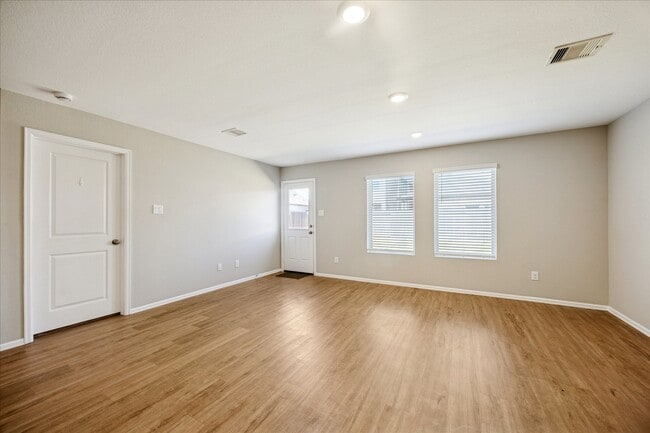 Foto del edificio - 27122 Breakaway Ln