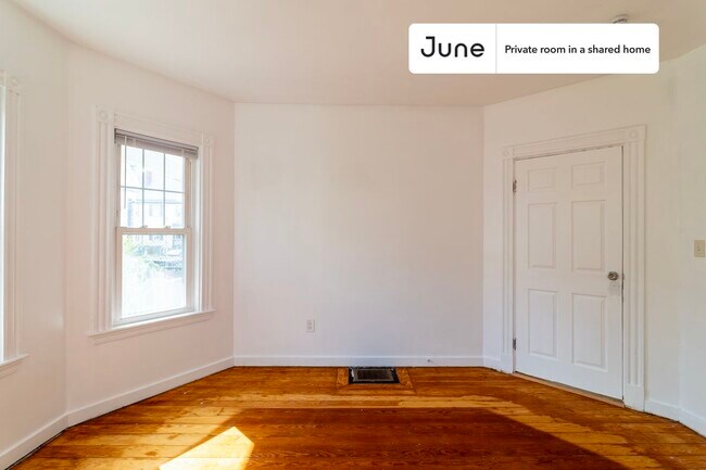 Foto del edificio - Room in Shared 4 bed/1 bath home