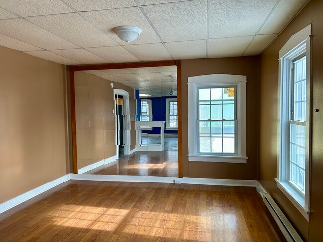 Building Photo - 703 N Queen St