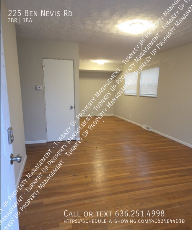 Foto del edificio - 225 Ben Nevis Rd