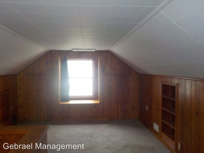 Building Photo - 2538 Cumings Ave
