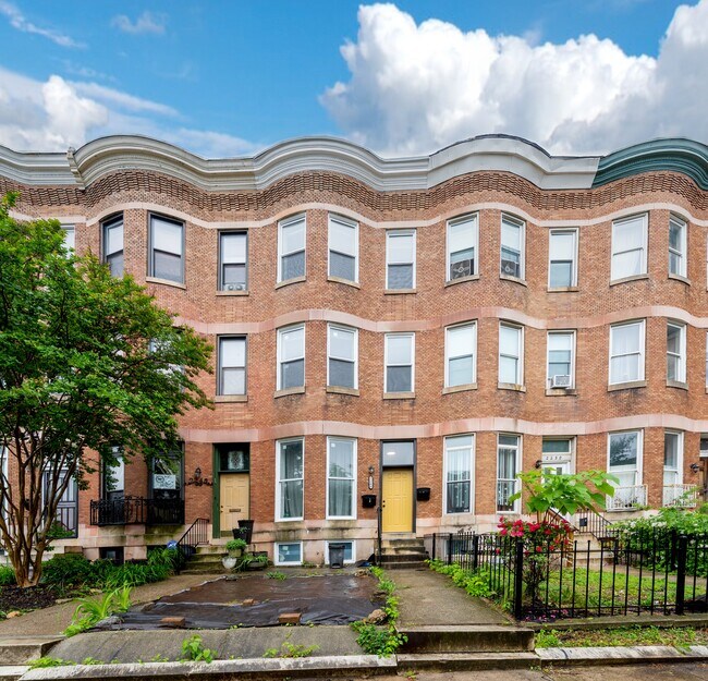 Foto del edificio - 2248 Brookfield Ave