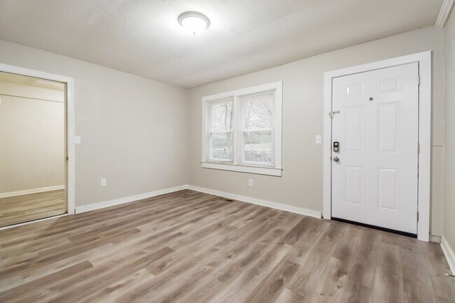 Foto del edificio - 5578 Owens Dr