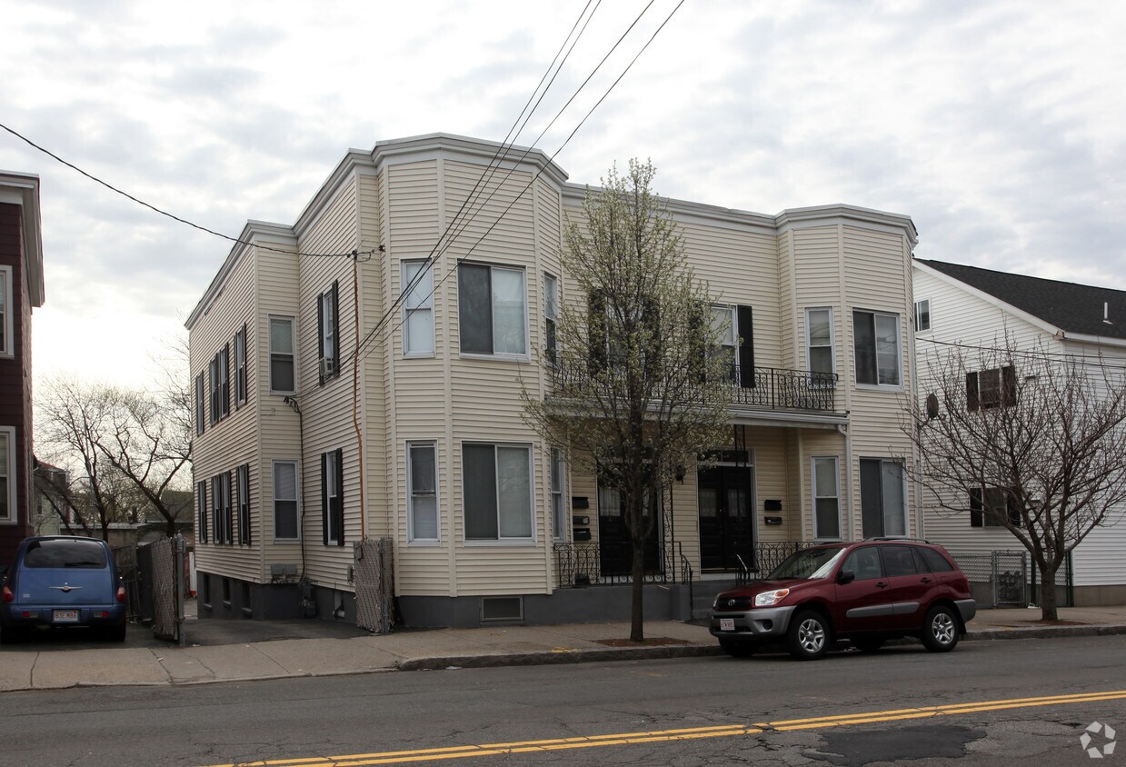 3941 Temple St, Somerville, MA 02145 Apartments in Somerville, MA