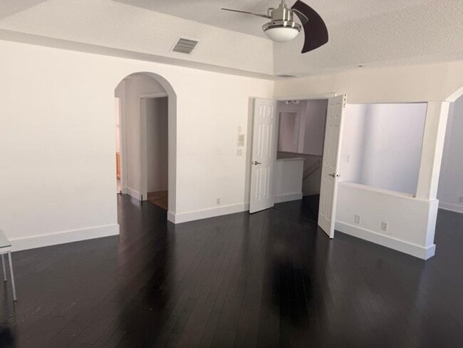 Photo - 1226 Avondale Ln House