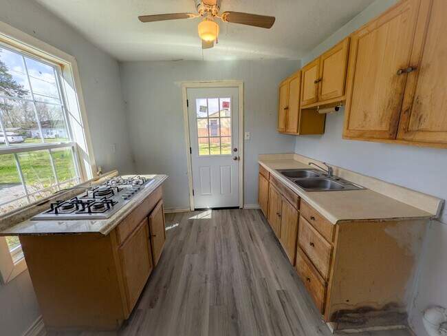 Foto del edificio - 2430 Primrose St