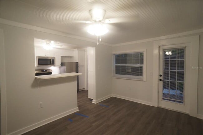 Building Photo - 807 S Fremont Ave