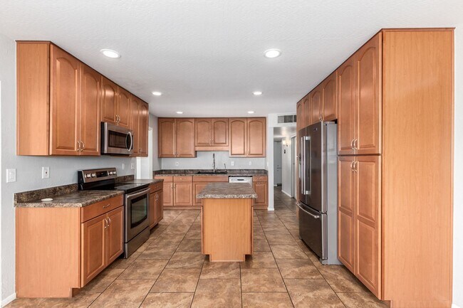 Foto del edificio - Beautiful 5 bedroom 2 bathroom home in Tem...