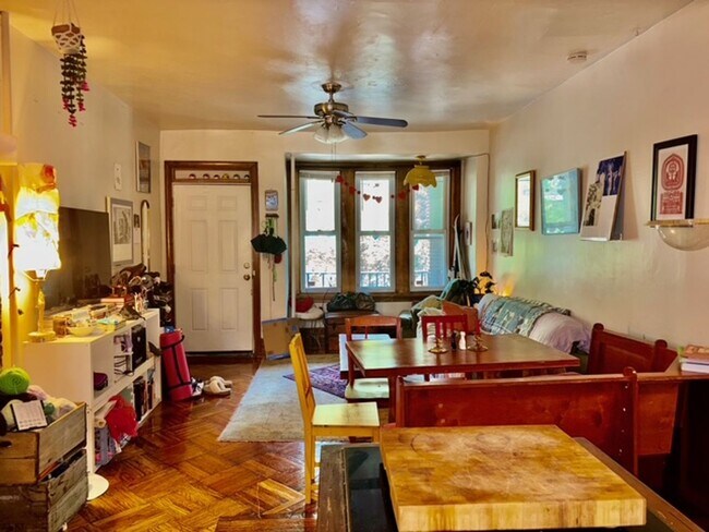 Building Photo - 218 S 46th St