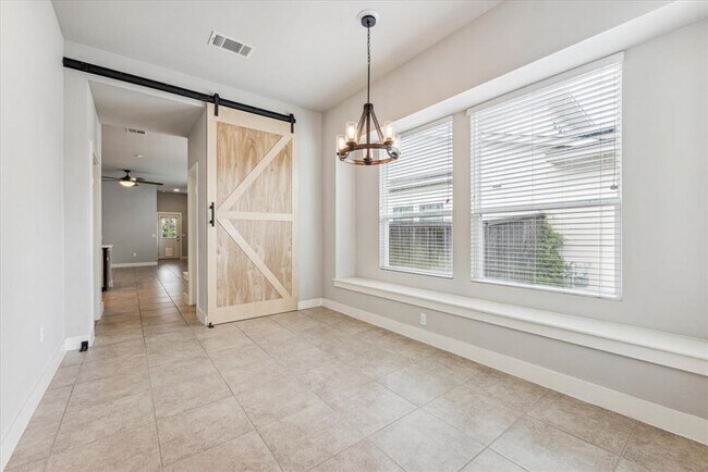 Foto del edificio - 5412 Gooding Dr