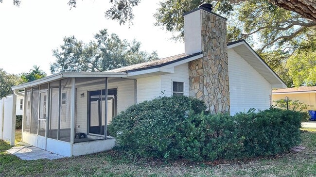 Building Photo - 10548 86th Ave N