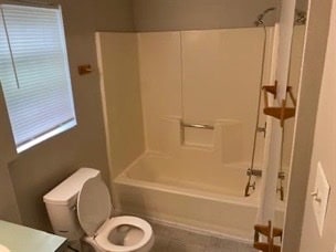 Building Photo - 1818 6 Ct