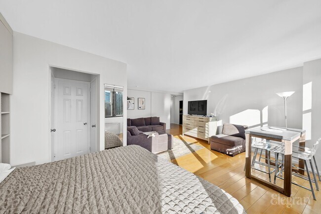 Foto del edificio - 225 E 36th St
