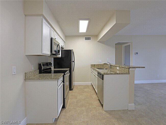 Foto del edificio - 5325 Summerlin Rd